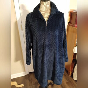 Miss Elaine Plush Gray Robe Size XL